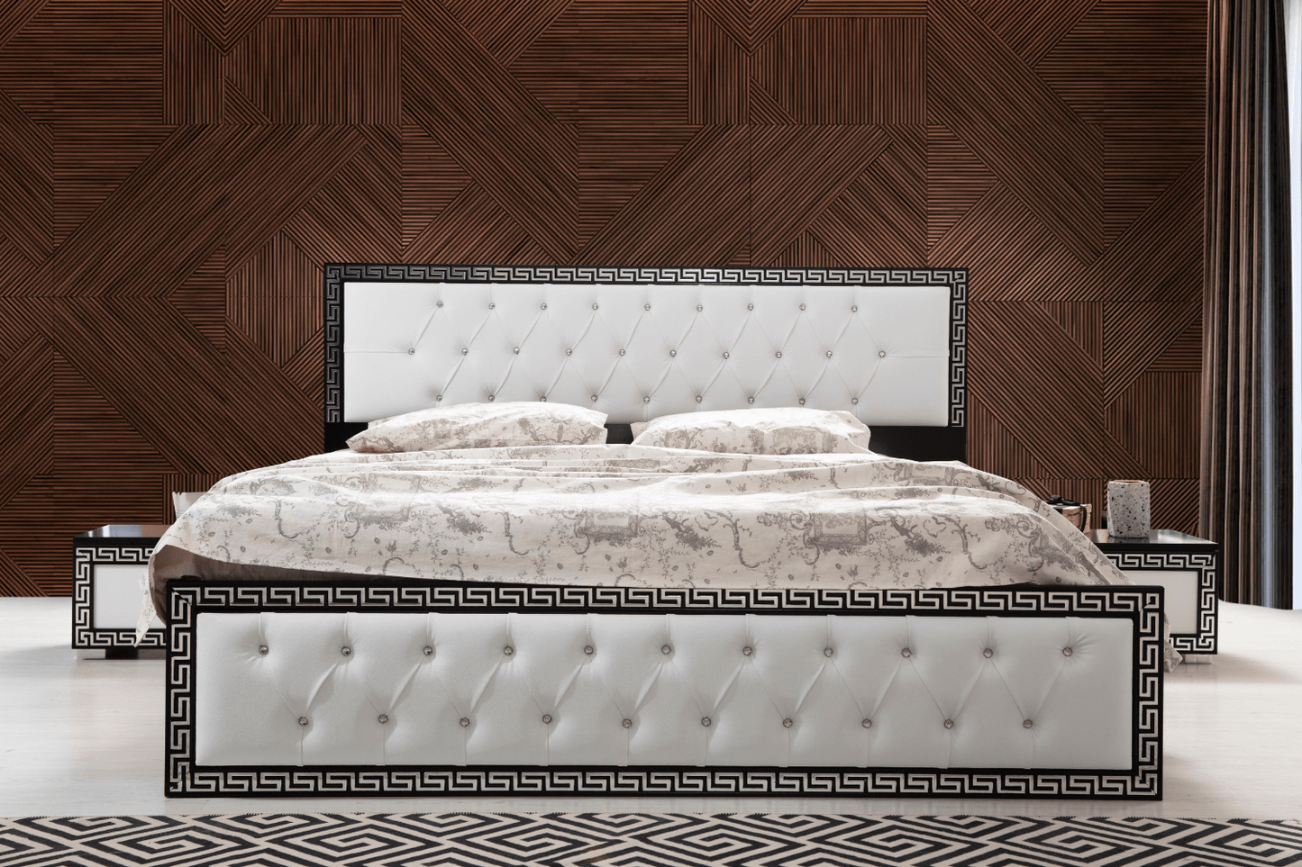 Chambre à coucher Versace noir & blanc ( Sommier + matelas compris)
