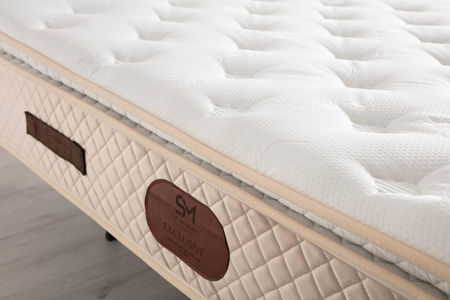 Matelas EXCLUSIF 32 cm d'Épaisseur Ressorts Beige - avec surmatelas Intégré
