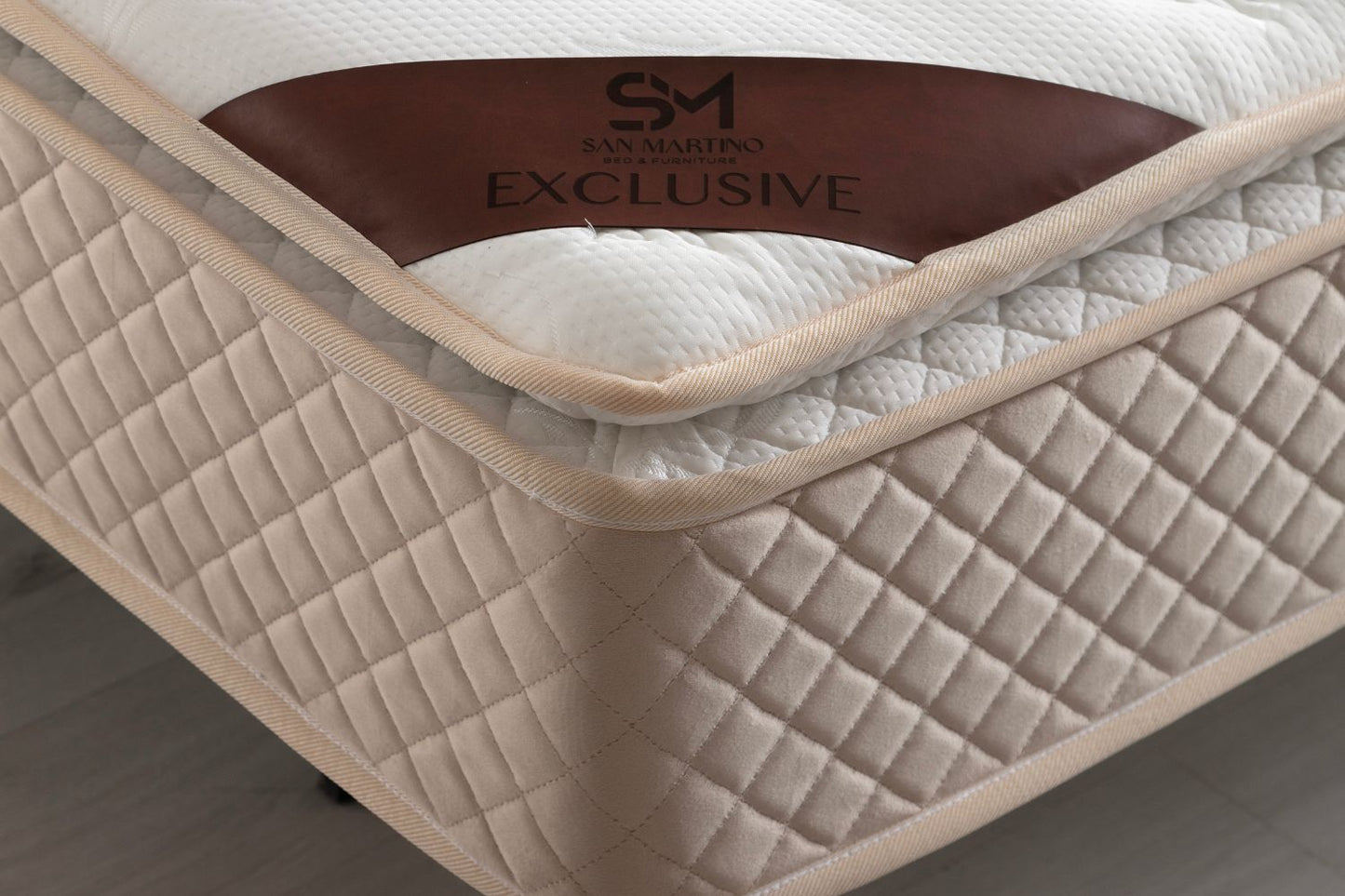 Matelas EXCLUSIF 32 cm d'Épaisseur Ressorts Beige - avec surmatelas Intégré