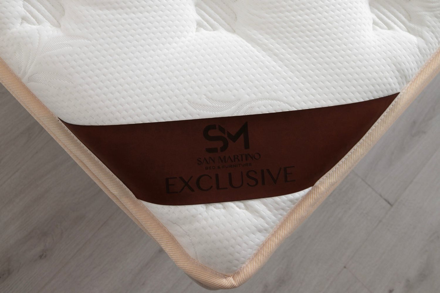 Matelas EXCLUSIF 32 cm d'Épaisseur Ressorts Beige - avec surmatelas Intégré