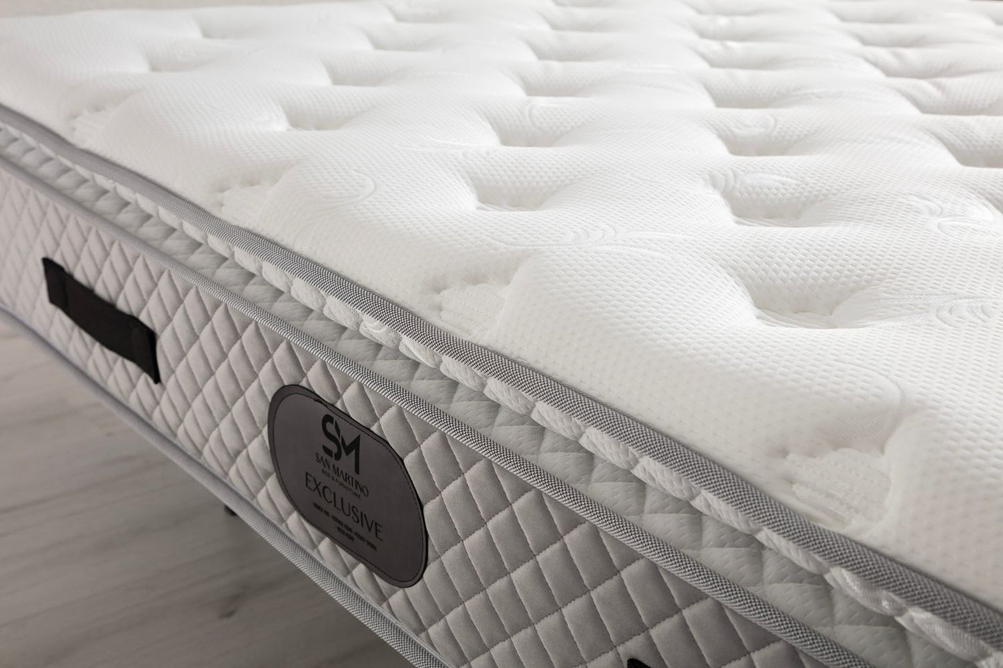 Matelas EXCLUSIF 32 cm d'Épaisseur Ressorts Gris - avec surmatelas Intégré