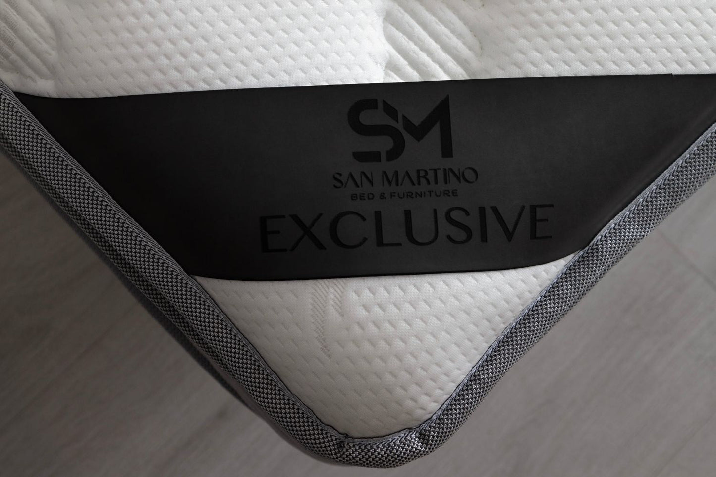 Matelas EXCLUSIF 32 cm d'Épaisseur Ressorts Gris - avec surmatelas Intégré