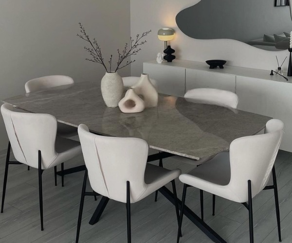 TABLE À MANGER